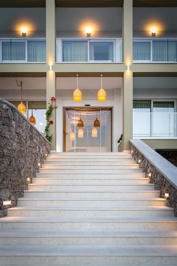 פראמה Eleals Boutique Hotel מראה חיצוני תמונה